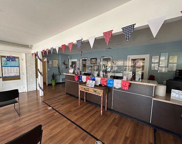 Image of the front desk of an addiction treatment clinic