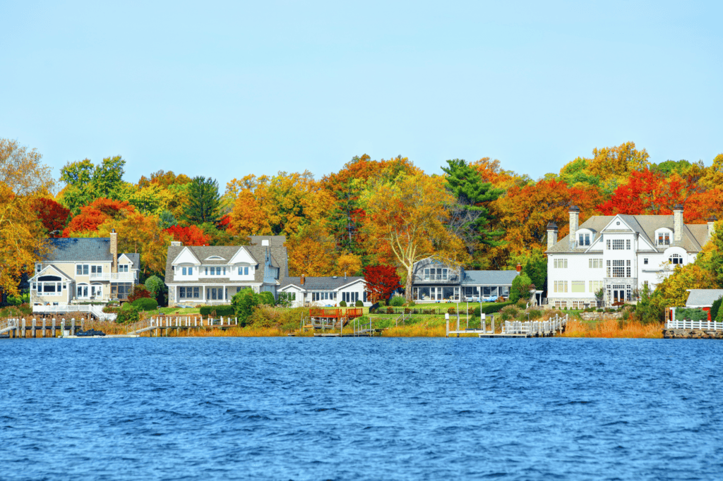 Image of homes on a river in Red Bank, New Jersey.