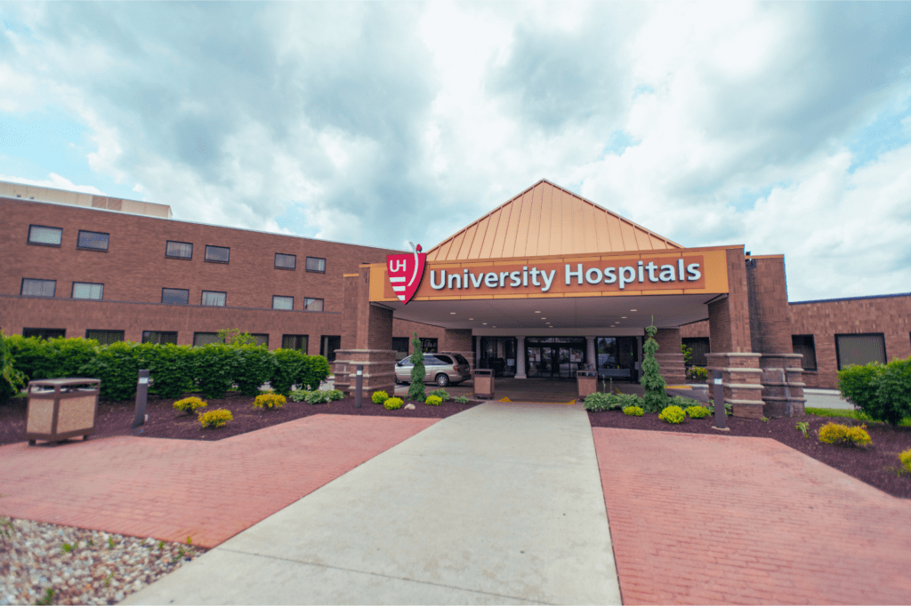 Image of entrance to University Hospital in Ravenna, Ohio.